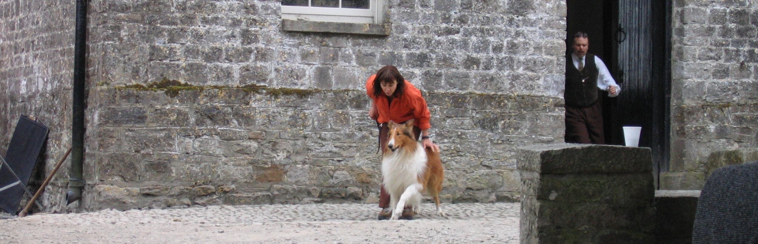 Mathilde and Lassie on set